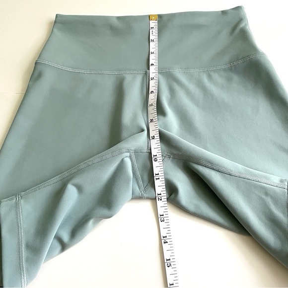 lululemon Wunder Train Contour Fit HighRise Bike Short 8 in Misty Glade - Picture 11 of 12
